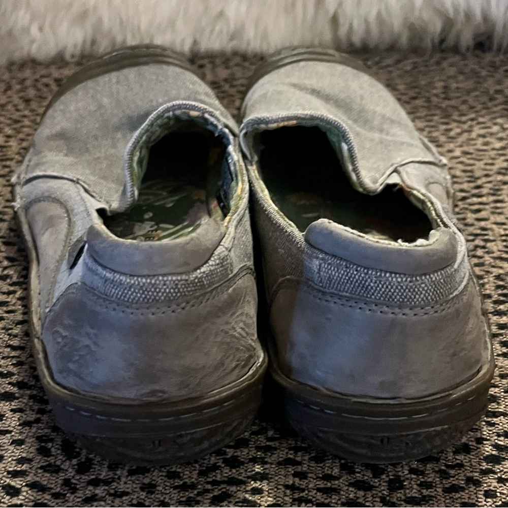 Keen canvas slip ons - size 8.5 - Picture 4 of 6